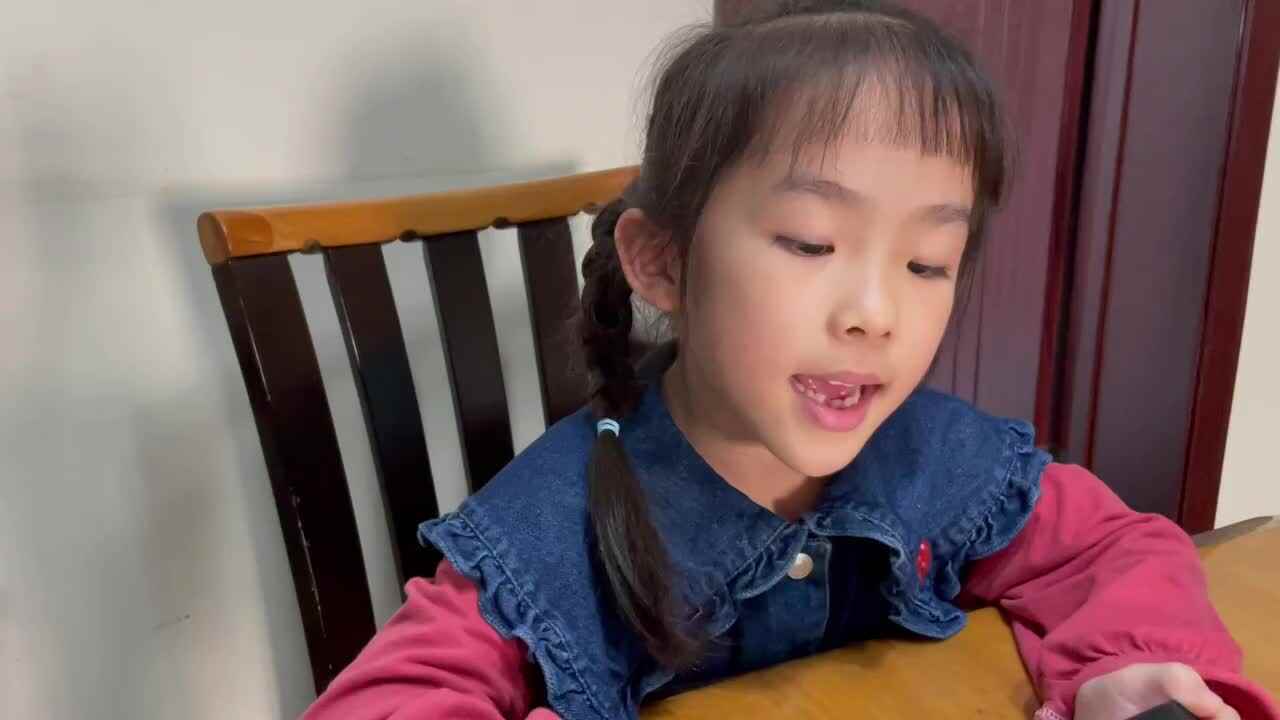 鲨鱼英语磨耳朵《视频跟读：看我》
