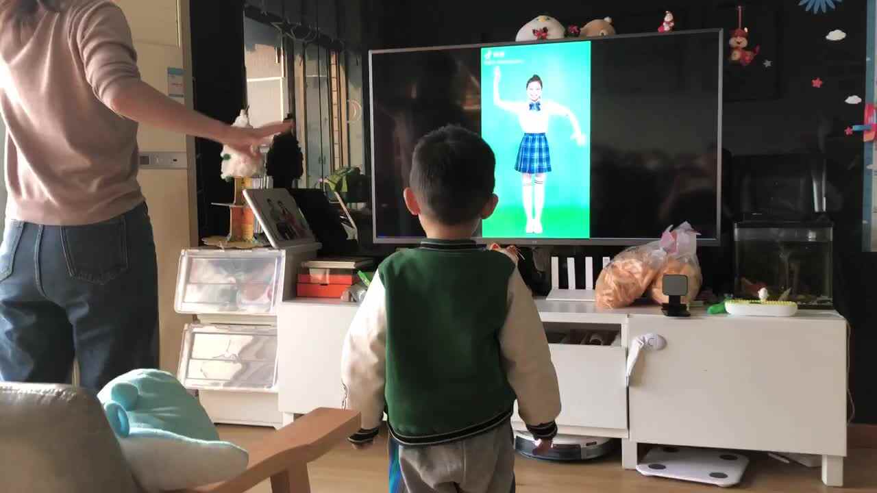 20221124中A班郭睿珩-跟跳快乐起床歌视频.mp4