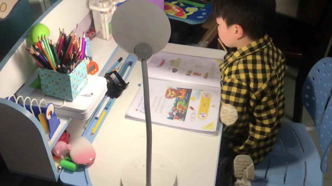 2023级学B班邱潇然20221031拼音r