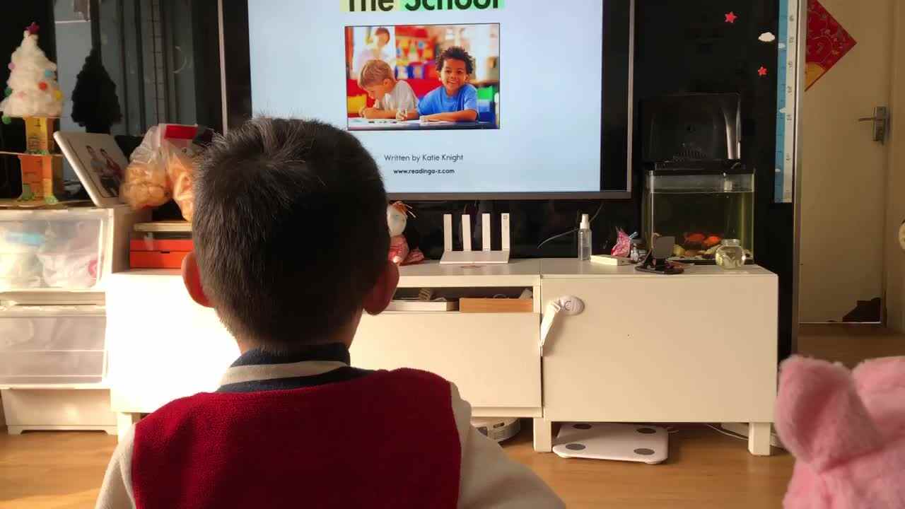 20221128中A班郭睿珩-跟读The School.mp4