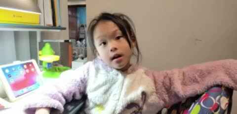 11.14屠钰婷朗读英文绘本《Colors counts kittens》.MOV