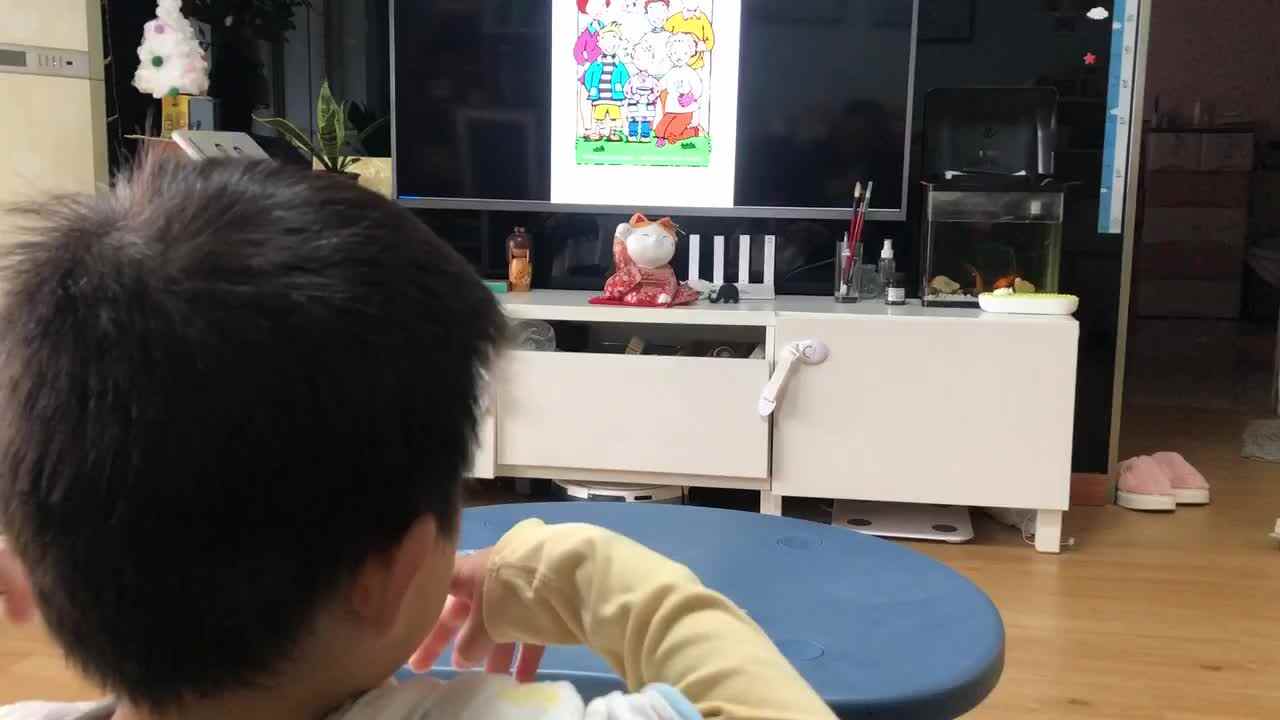 20221110中A班郭睿珩-跟读My Famliy视频.mp4