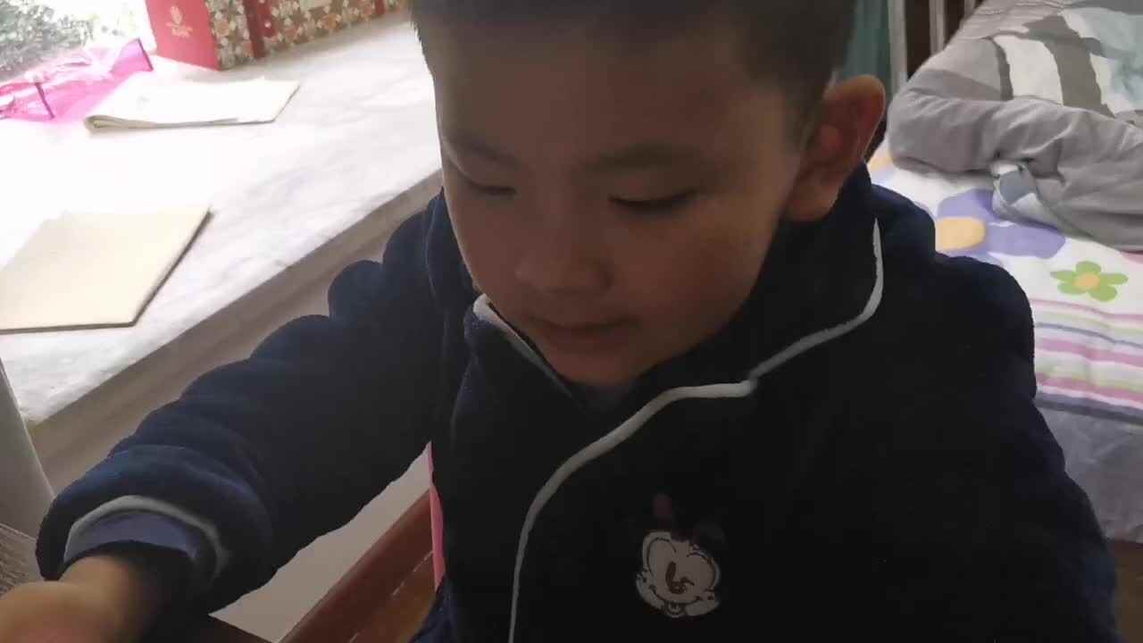 英语绘本-小家伙的日记.MOV