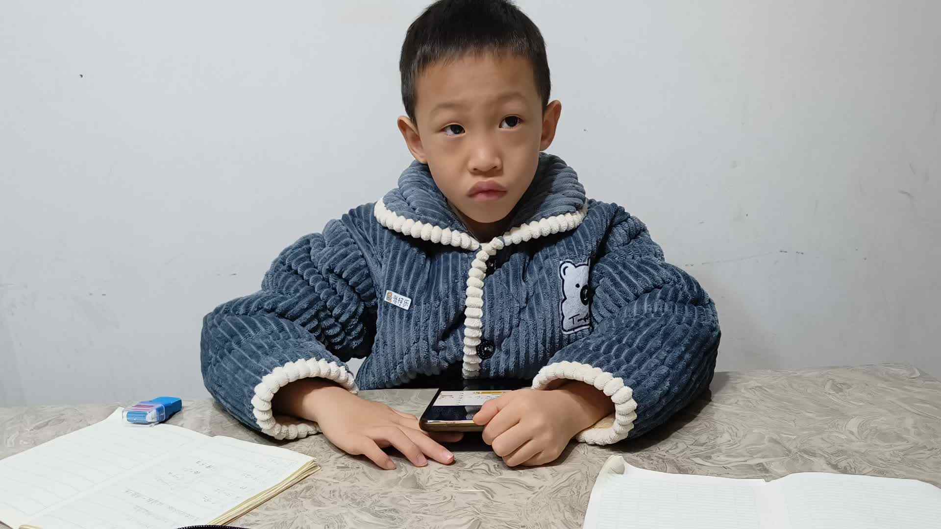 2023级学前B班张梓乐20221201学习复韵母αⅰ的发音儿歌，书写和拼读