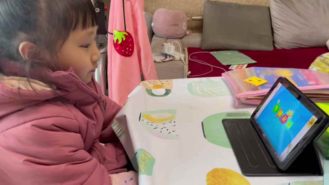 trim.C16B9114-F9C2-418A-8B54-2B9E0D5C1368 .MOV。12月16日观看幼儿园礼仪视频