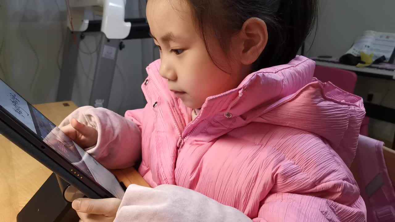 2023级B班徐瑾歆闯关练习20221213.mp4fancy dress