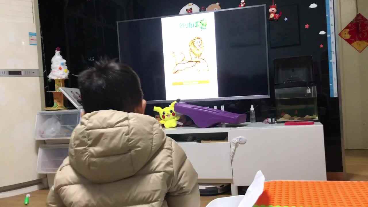 20221205中A班郭睿珩-观看Plains Animals视频.mp4