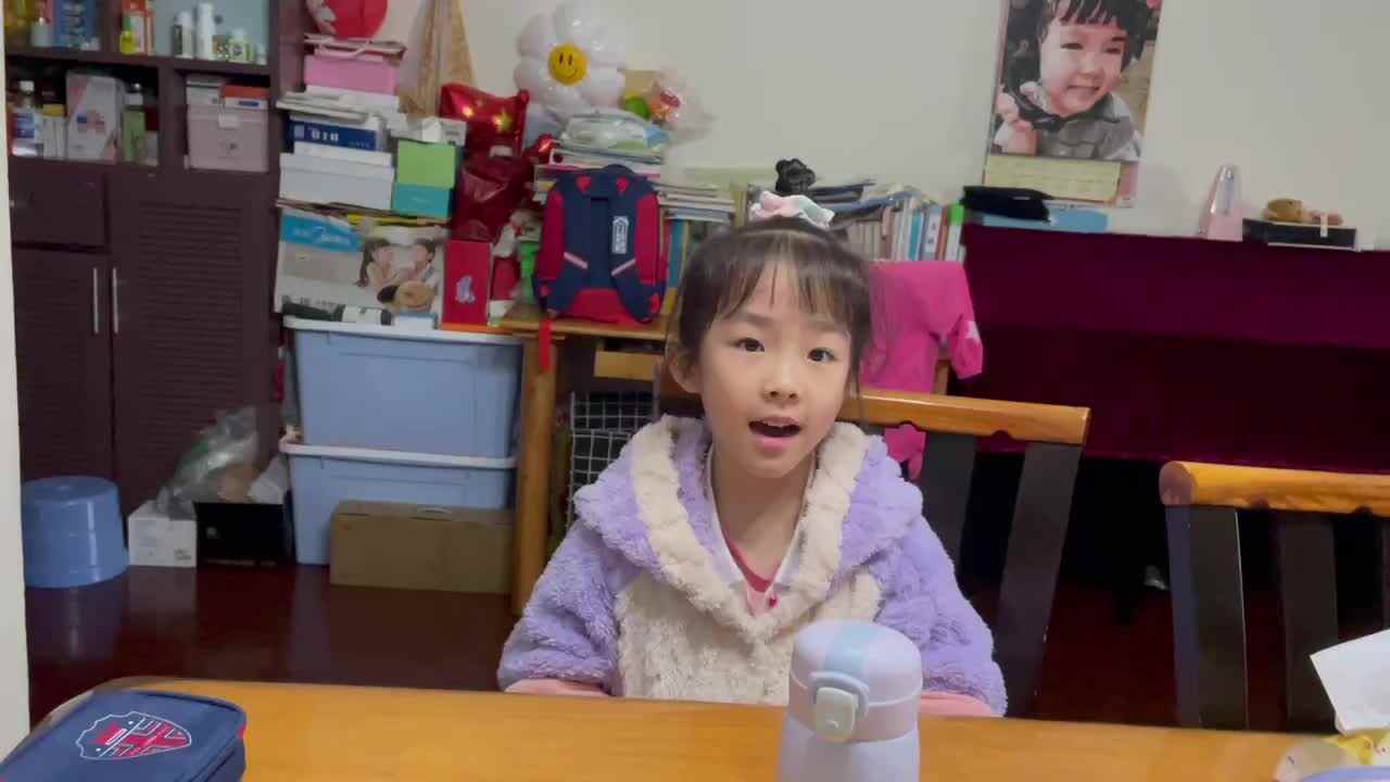 鲨鱼英语《观看绘本正课视频：漂亮的衣服》