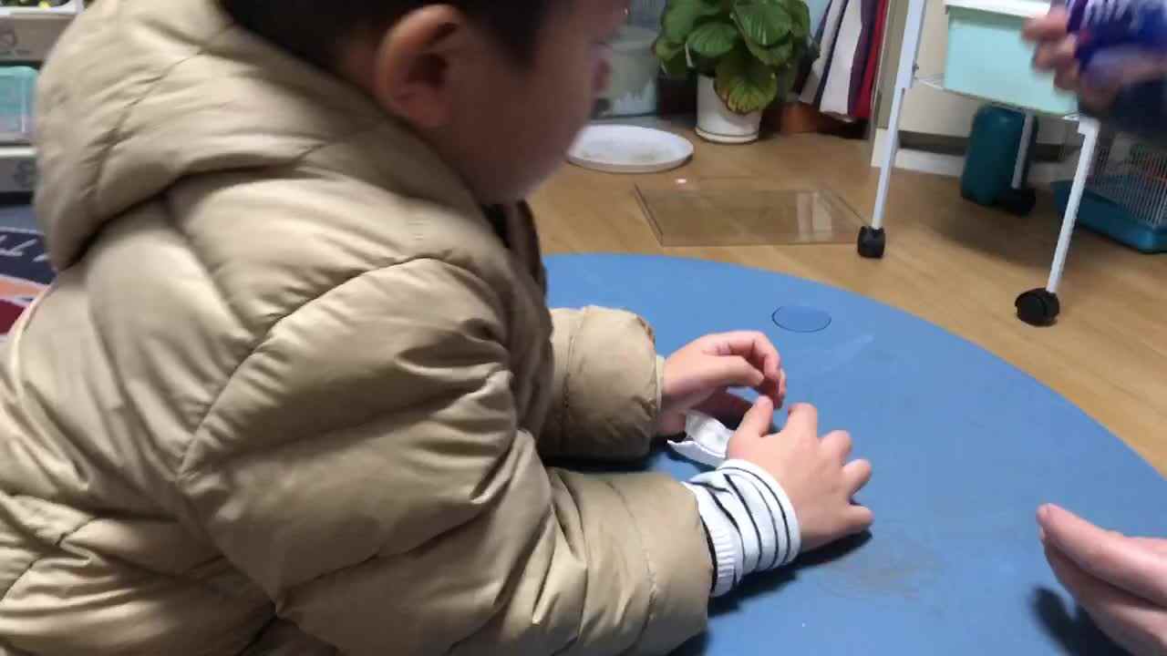 20221221中A班郭睿珩-动手做实验-调皮的纸团.mp4