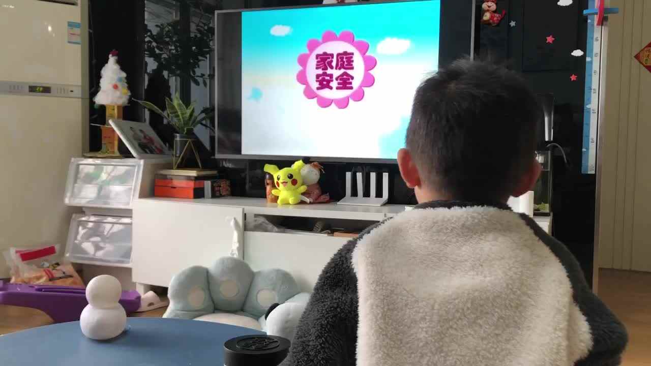 20221202中A班郭睿珩-观看厨房安全视频mp4.mp4
