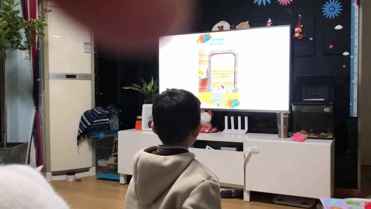 20221214中A班郭睿珩-观看视频-会跑的树叶.mp4
