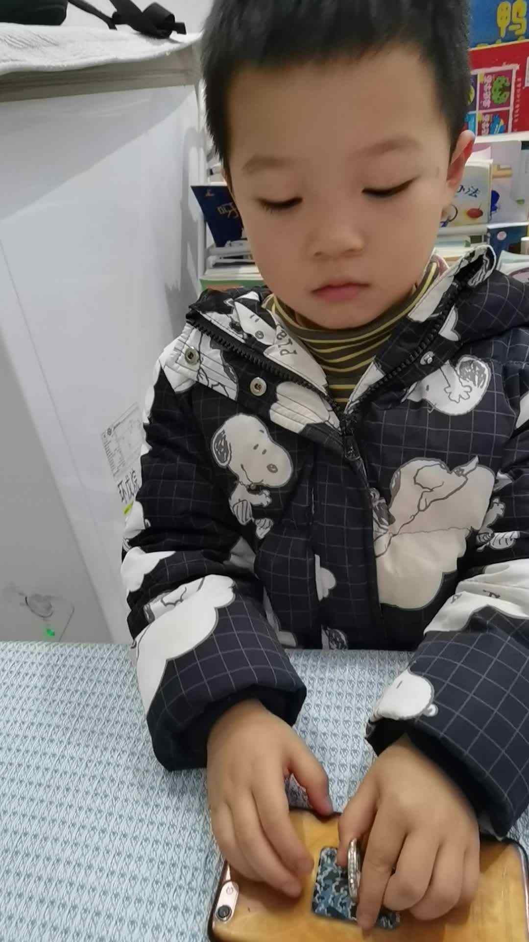 《对牛弹琴》