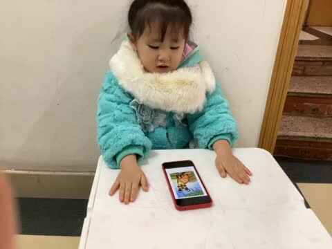 罗一:英文绘本《平原上的动物》