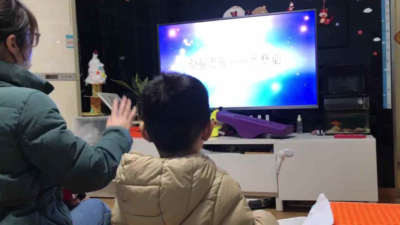 20221205中A班郭睿珩-舞动-小手摇.mp4