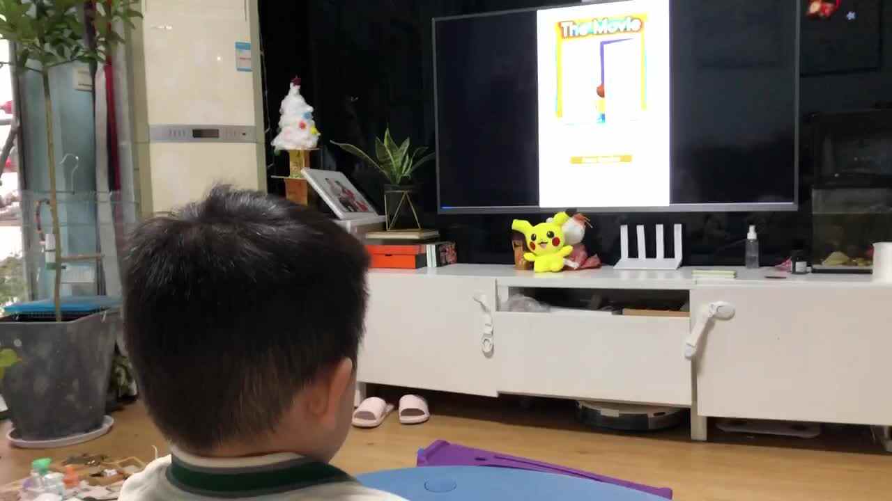 20221201中A班郭睿珩-观看The Movie电影.mp4