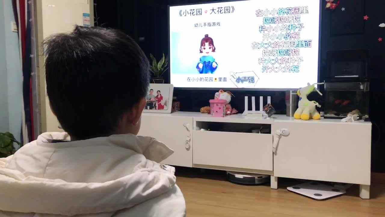 20221228中A班郭睿珩-手指游戏-小花园大花园.mp4
