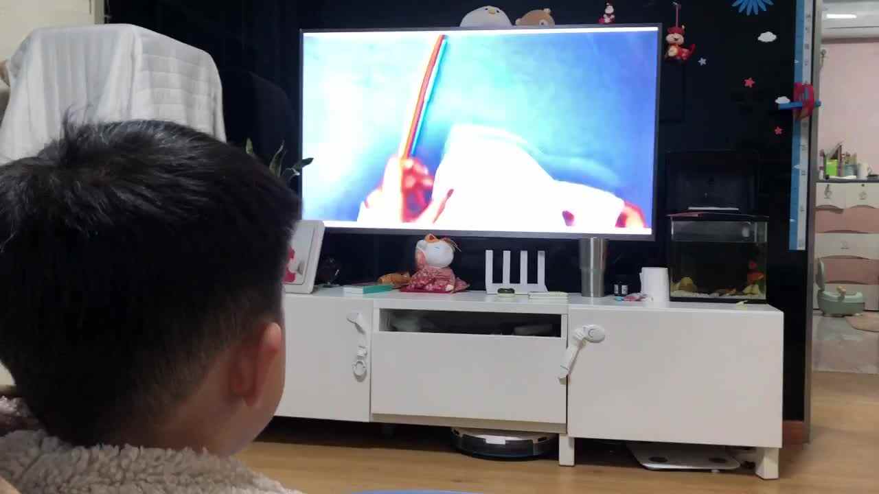 20230110中A班郭睿珩-观看吸管喷泉.mp4