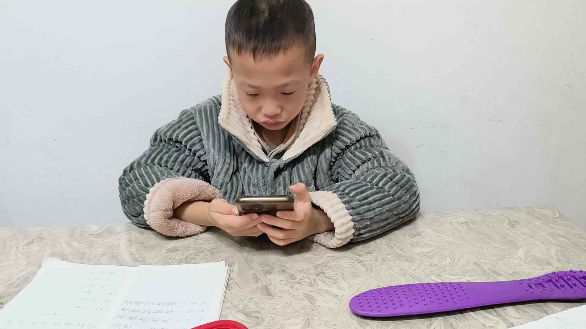 2023级学前B班张梓乐20230104复习前鼻韵母an en 的发音儿歌，音节拼读，书写