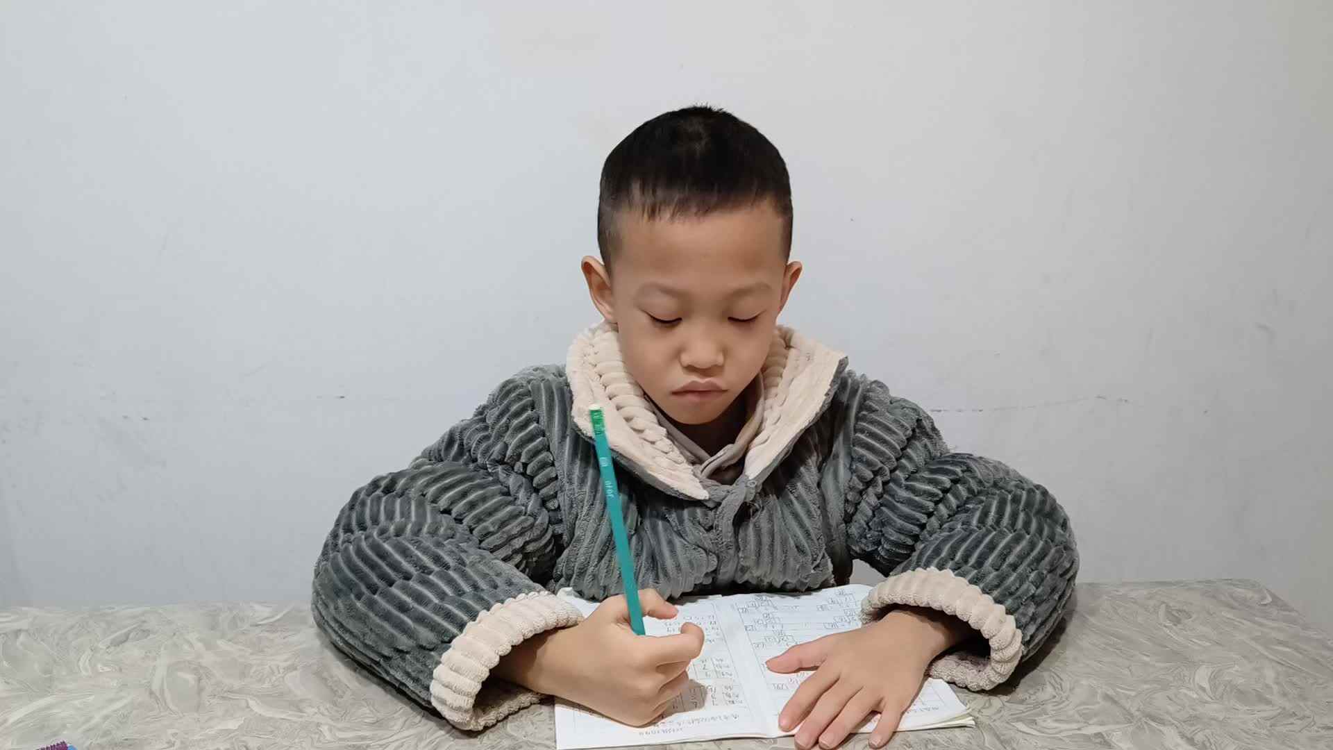 2023级学前B班张梓乐20230105逻辑恩维，复习20以内数的进位加法，用凑十法计算的方法，完成闯关练习
