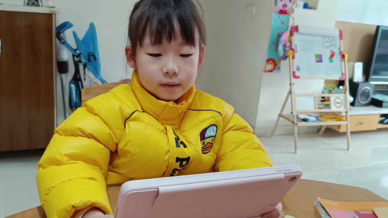 2023级B班20230109杜岳宁闯关练习-英语.mp4