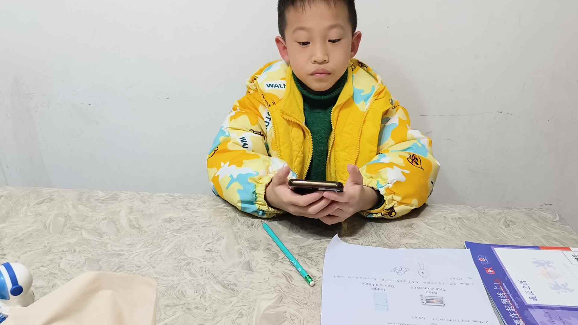 2023级学前B班张梓乐20230224，完成鲨鱼英语游戏单