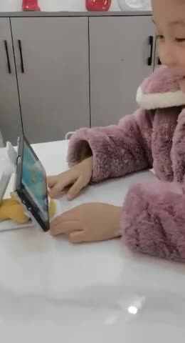大B班 王偲然 观看视频《午睡起床礼仪》
