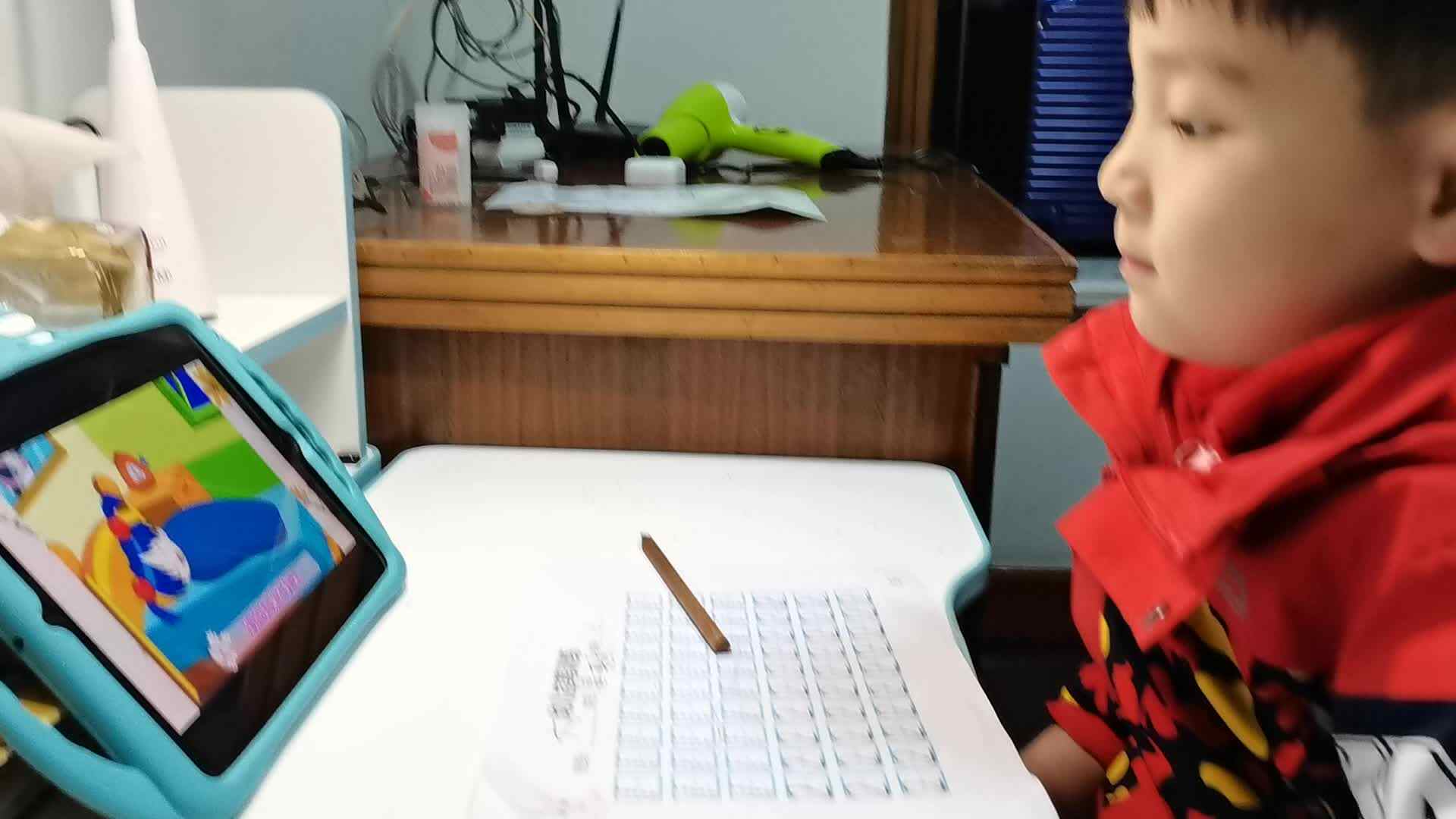 2月13日昌奕乐观看礼仪《午睡起床》
