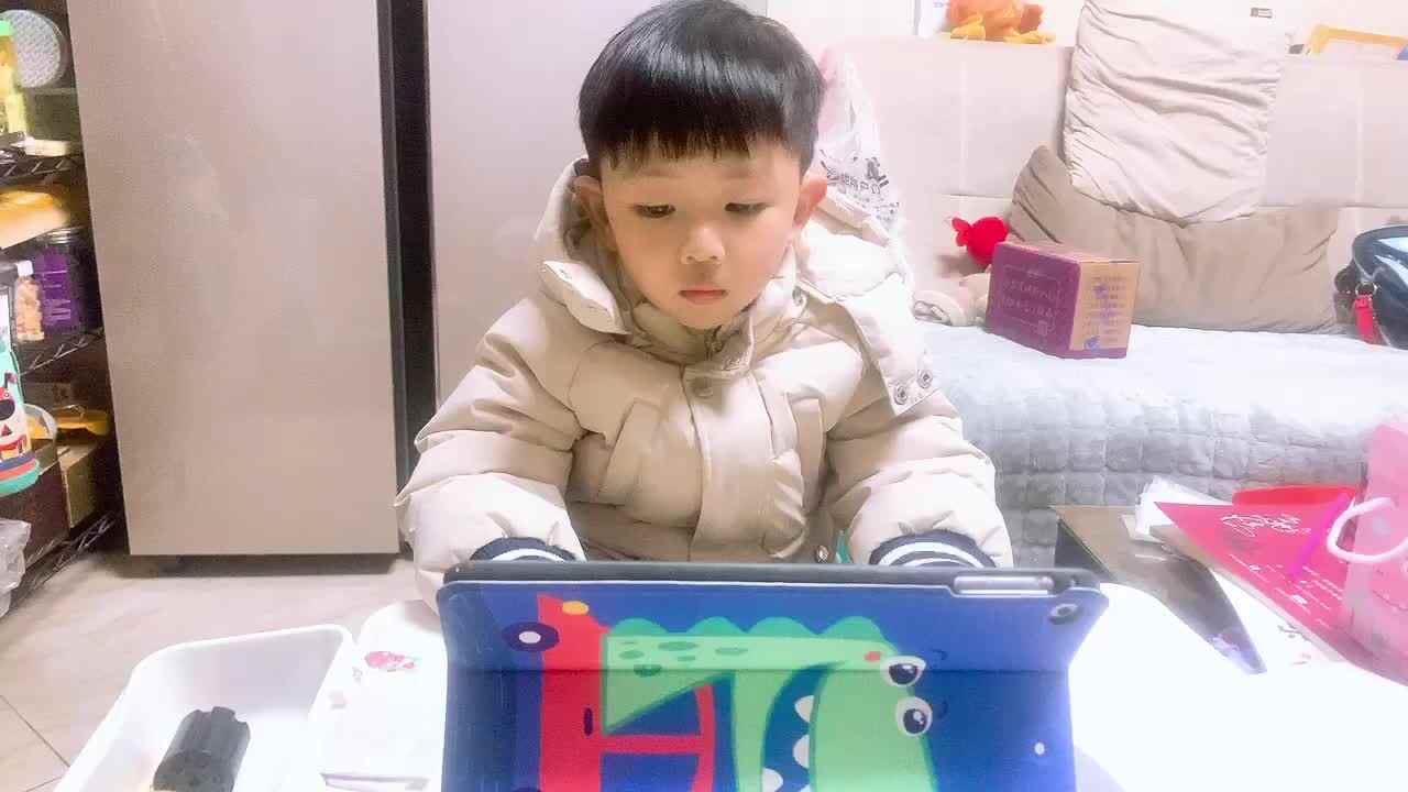 2023.2.15观看《文明手势》.MOV