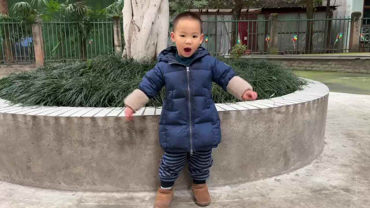 王奕喆《小白兔白又白》