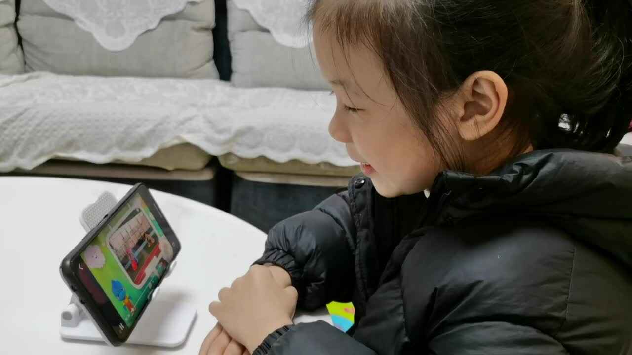 大B班 王偲然 观看视频《摔跤了怎么办》