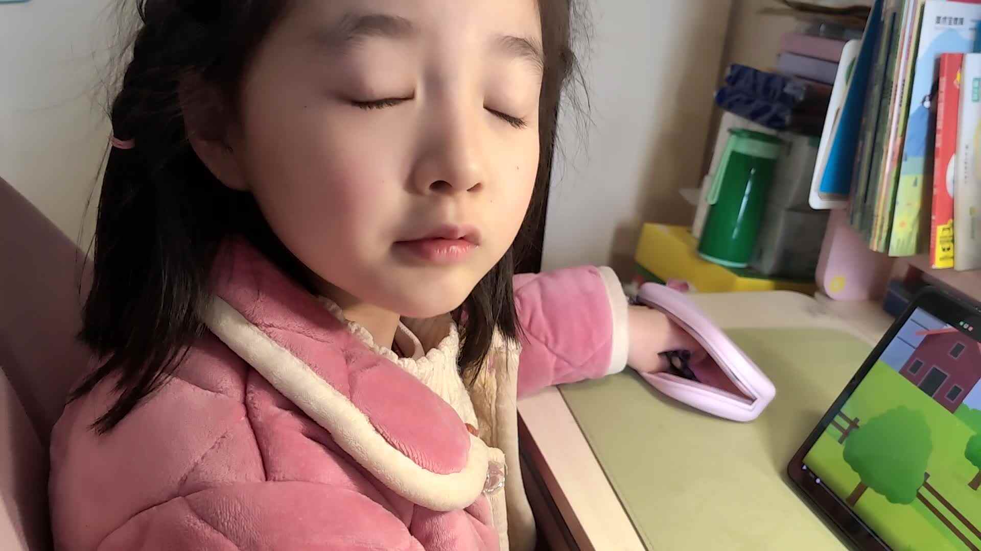 跟唱英语儿歌《厨房里的牛奶》
