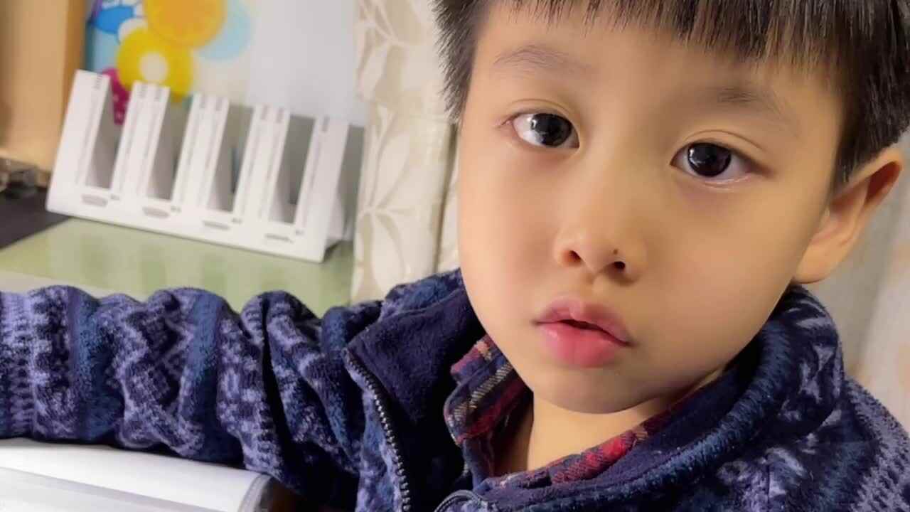 ⁣⁣2023级B班20230317吴艺轩闯关练习-指读《学前识字及阅读》15-17页.MOV