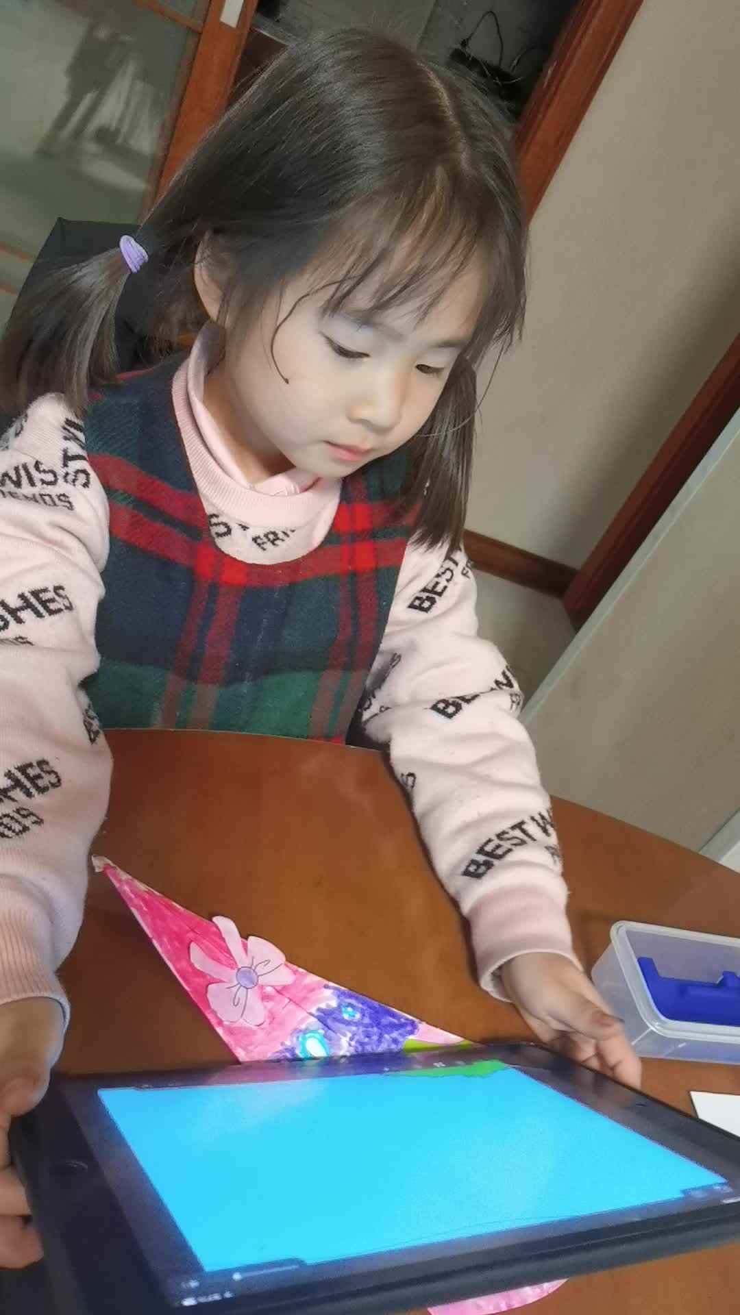 观看英文绘本（The Foot Book千奇百怪的脚）3.10