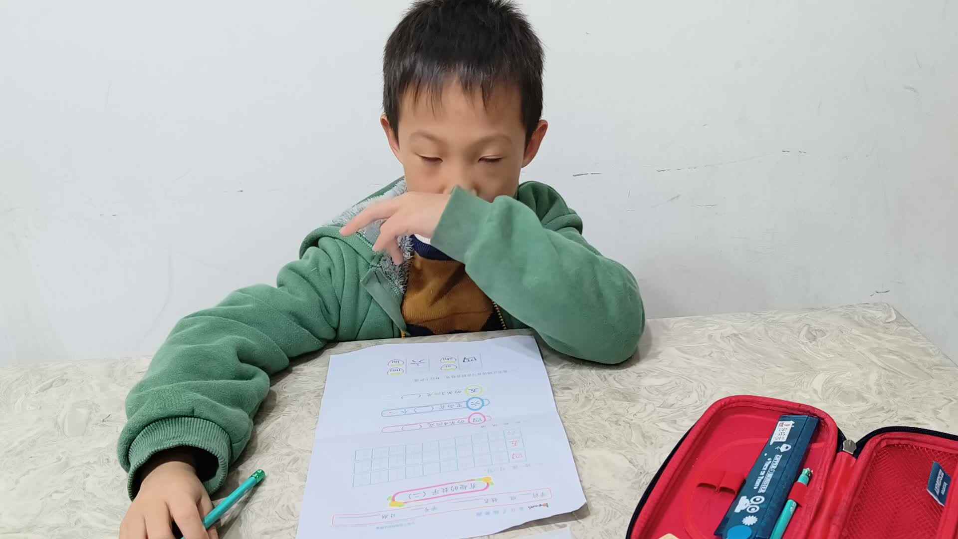 2023级学前B班张梓乐20230320完成有趣的数字(二)的书写练习