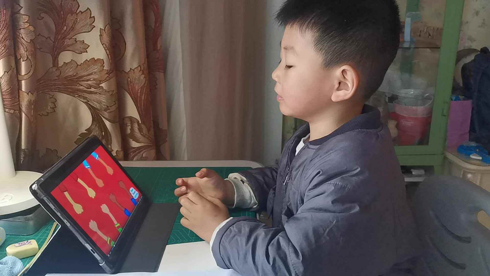 学儿歌 open shut  them.mp4