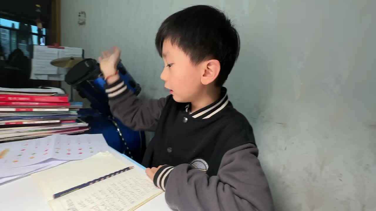 2023级B班刘梓浩闯关练习每日一练.MOV