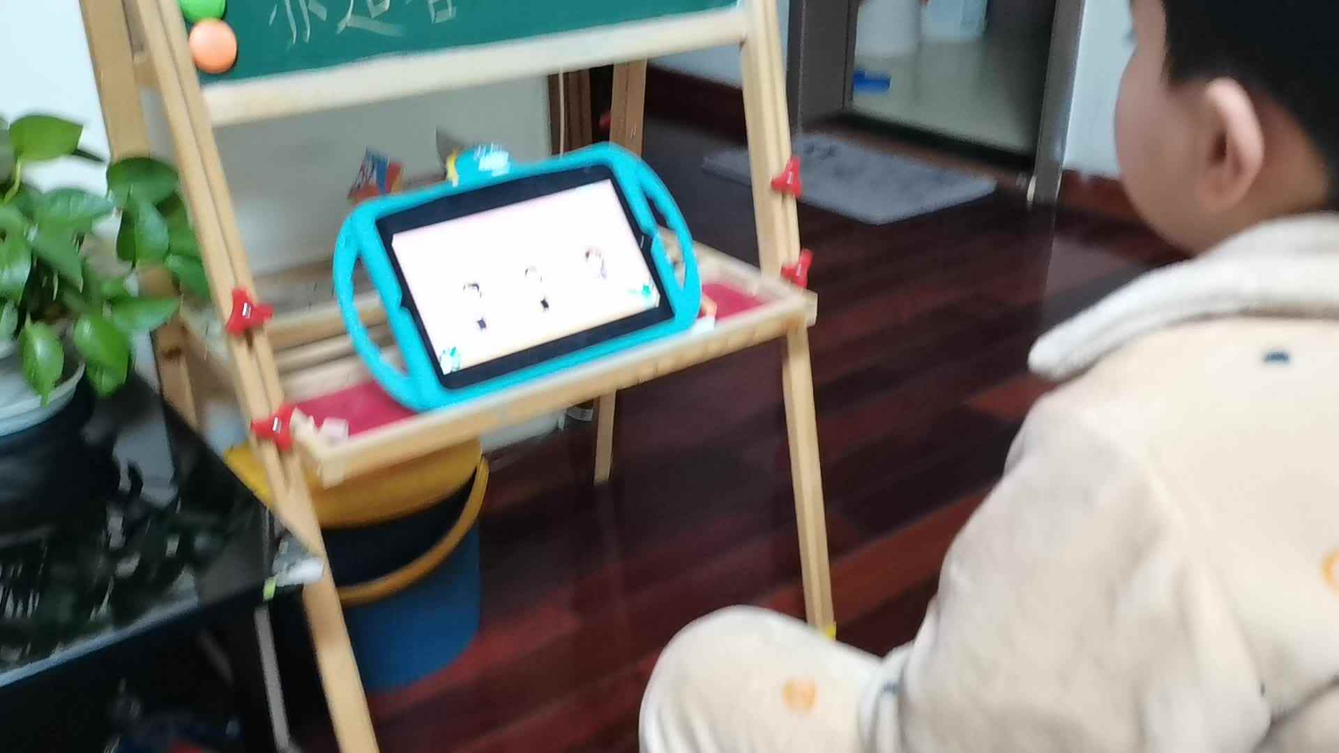 3月8日昌奕乐观看《妇女节的由来》⁣