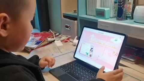 观看相关视频了解《妇女节的由来》