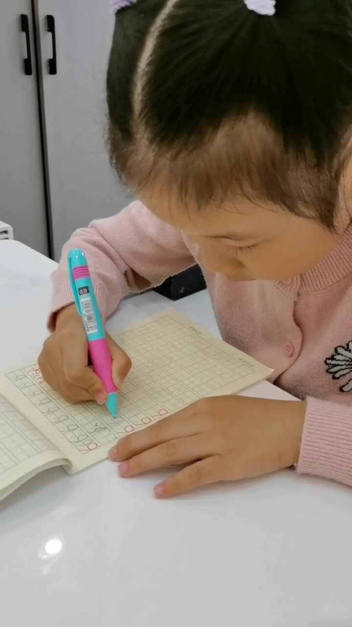 ⁣大B班 王偲然 书写数字 6