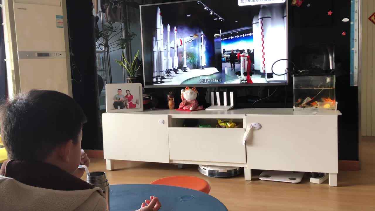 20230311中A班郭睿珩-观看北京航空航天博物馆.mp4