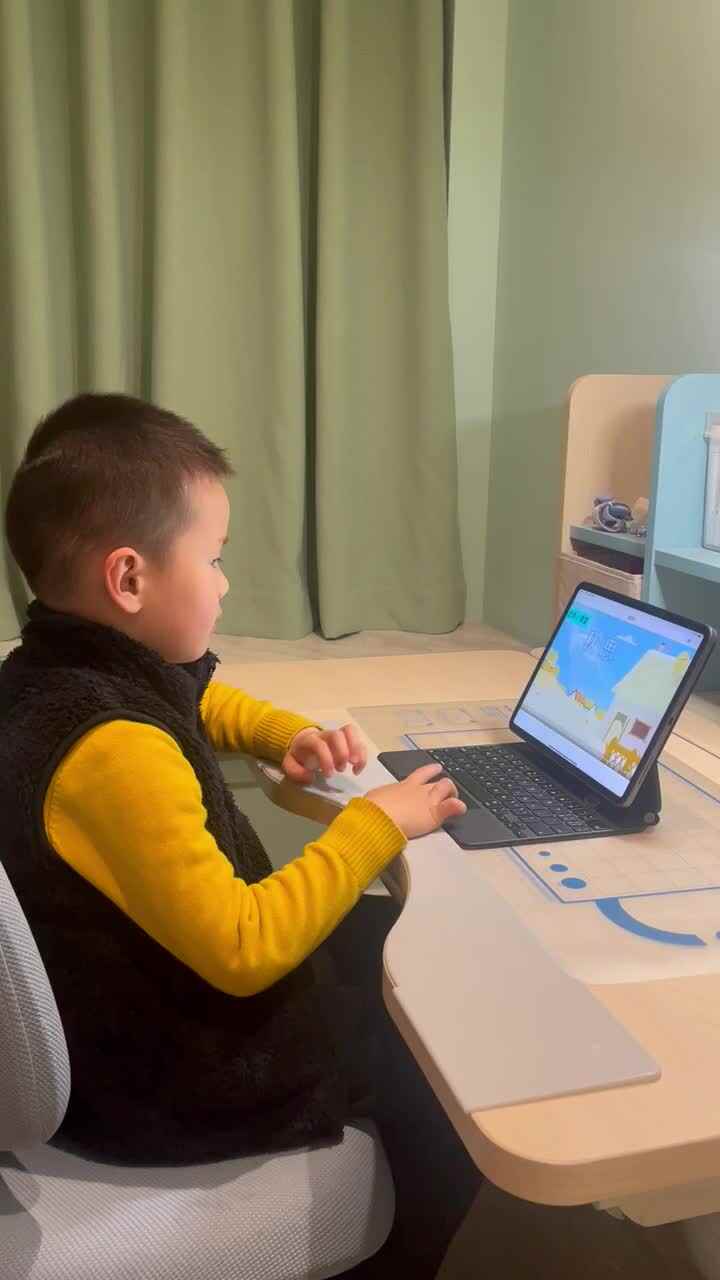 观看古诗视频《秋思》