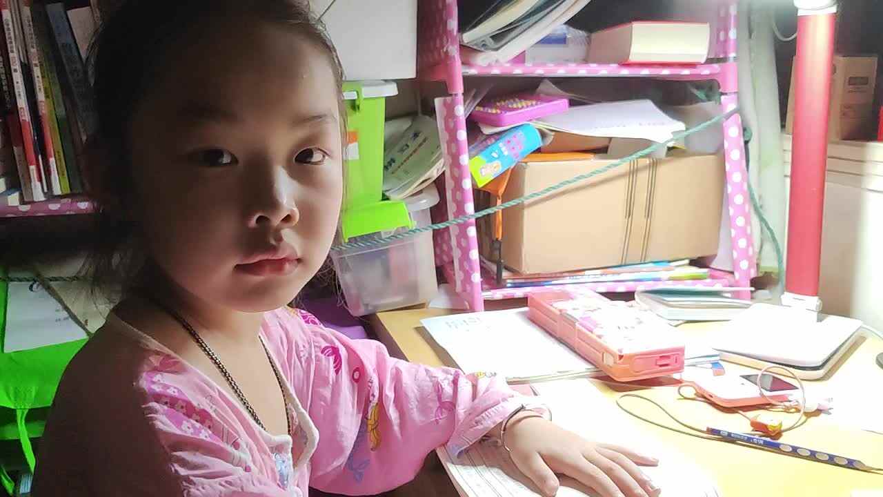 学B班王禹淇2023.04.20鲨鱼拼音视频.mp4