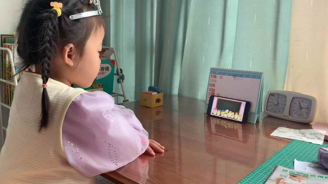 20230429陈彦兮闯关练习观看英文儿歌《蔬菜之歌》