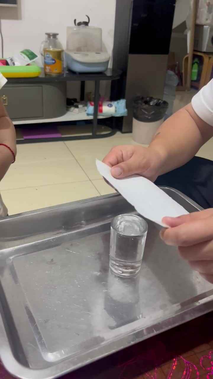 小A班 钟昊彦《不会洒的水》.MOV