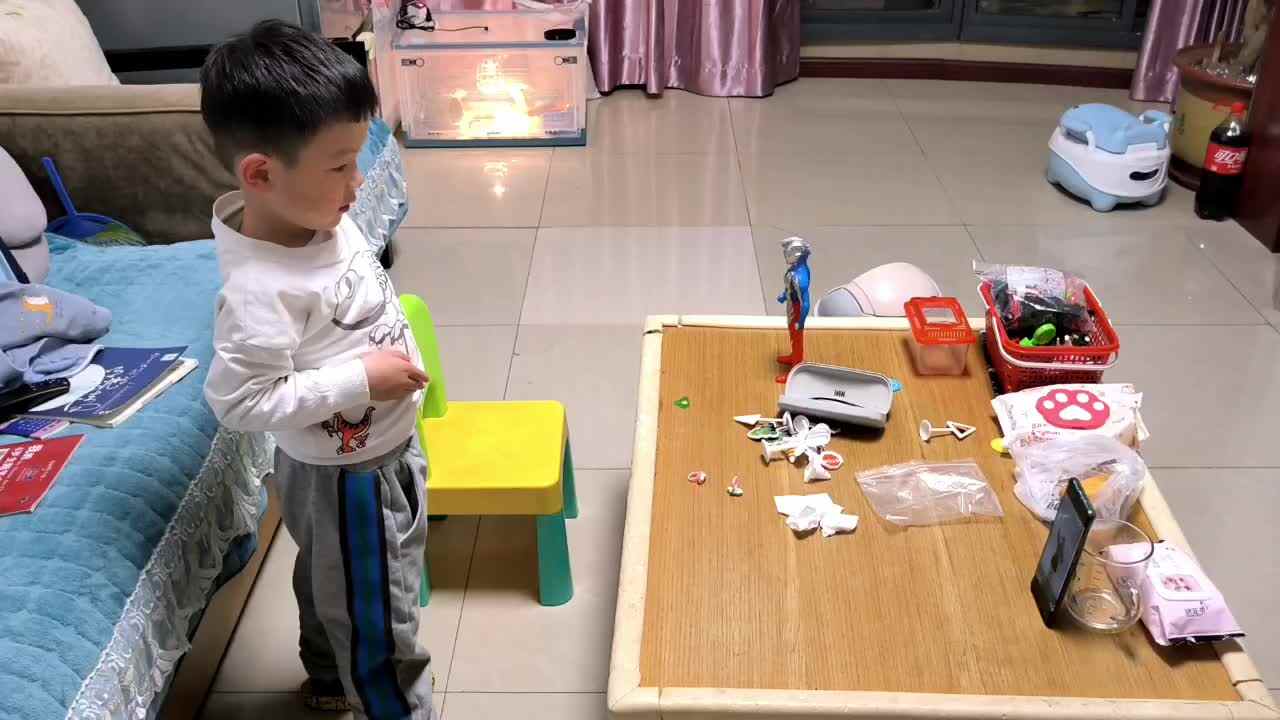 20230424中A班郭睿珩-开心恐龙舞.mp4