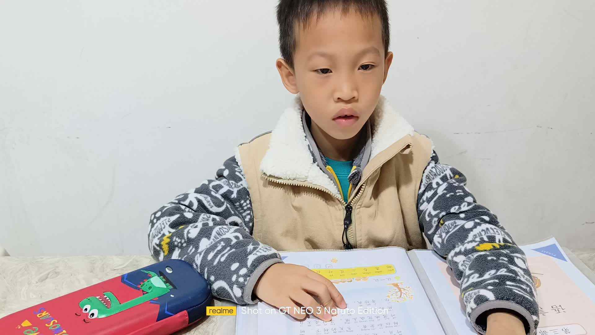 2023级学B班张梓乐20230424，指读识字及阅读资料32页，完成逻辑思维每日一练