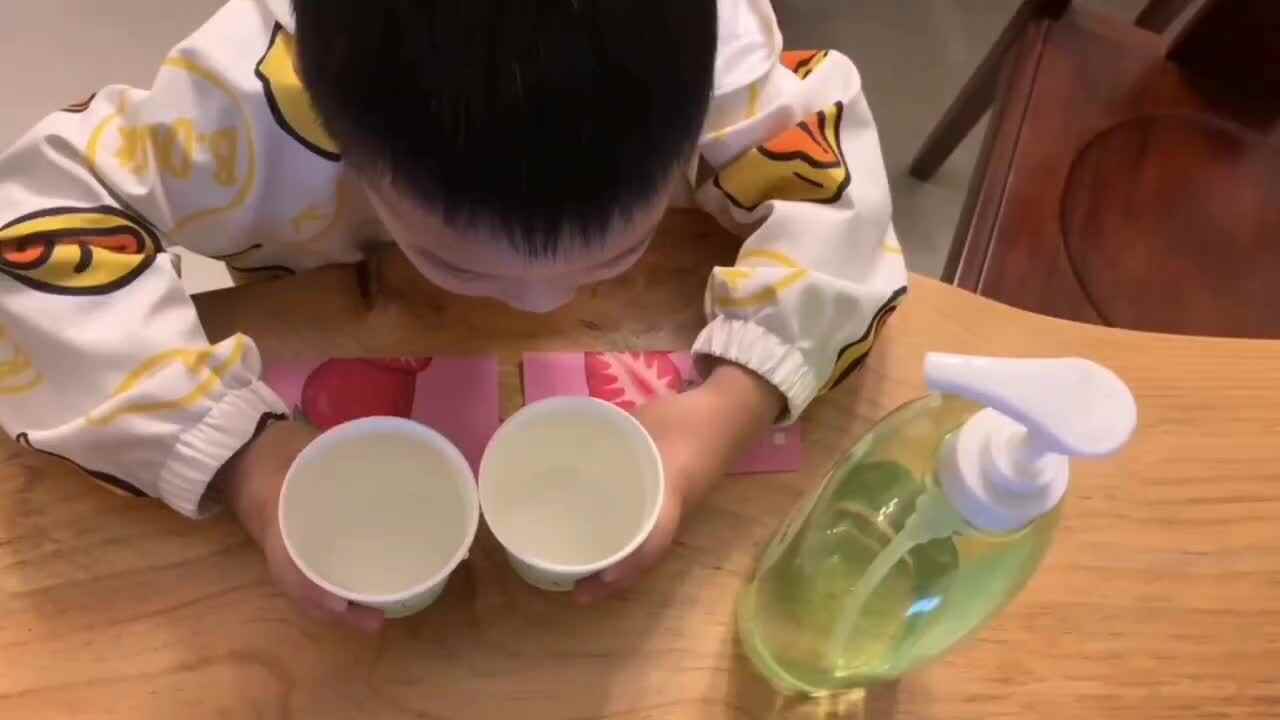 科学小实验：调皮的纸团.MOV