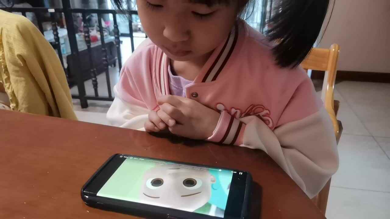 观看英语儿歌《My Sister Song》5.4