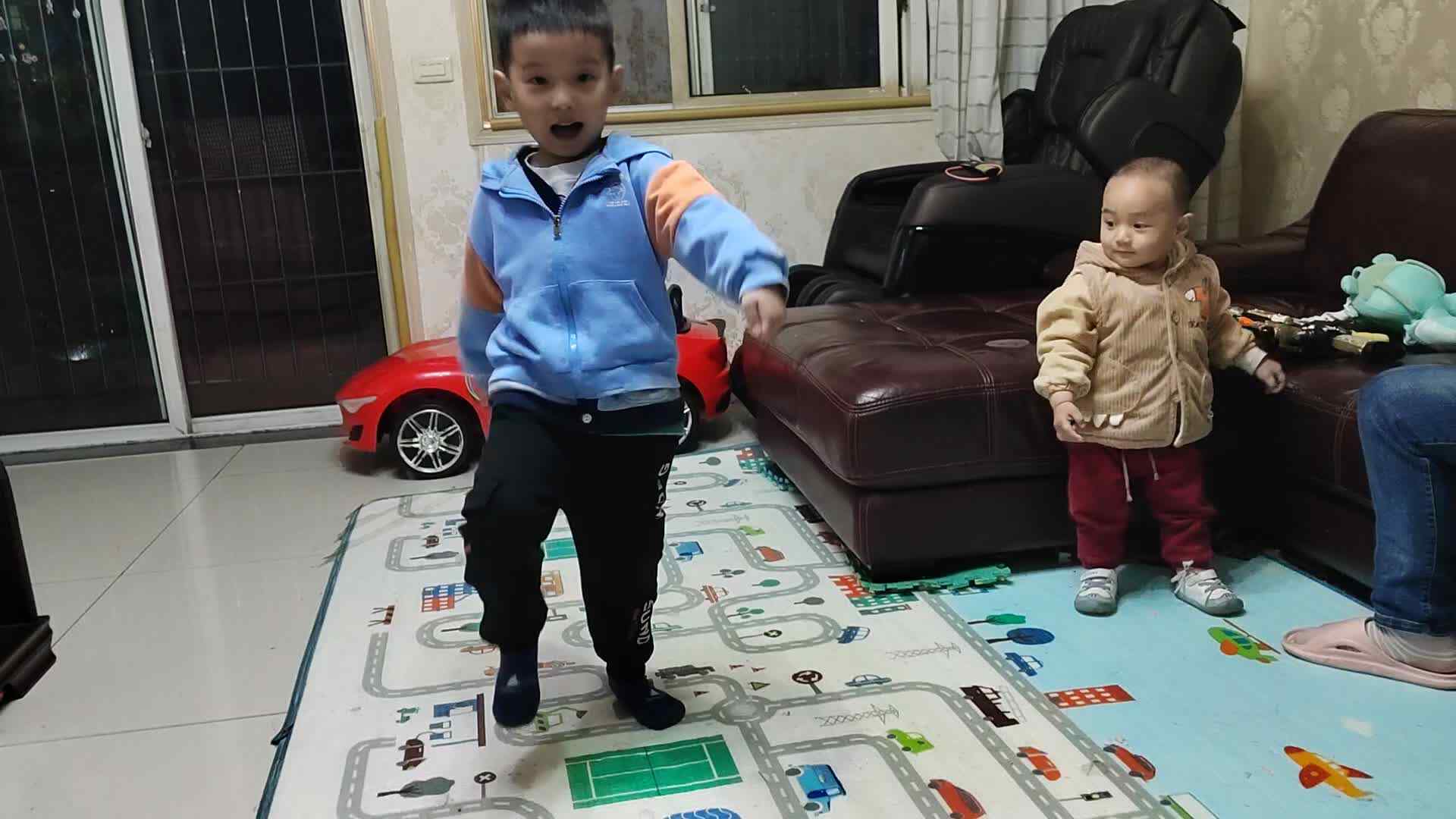 VID_20230424_194447.mp4