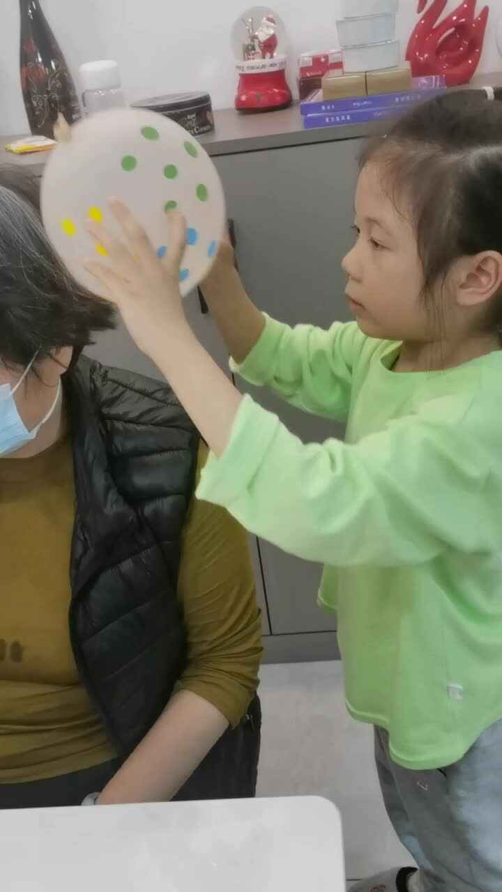 4.12 王偲然 科学实验 调皮的纸屑